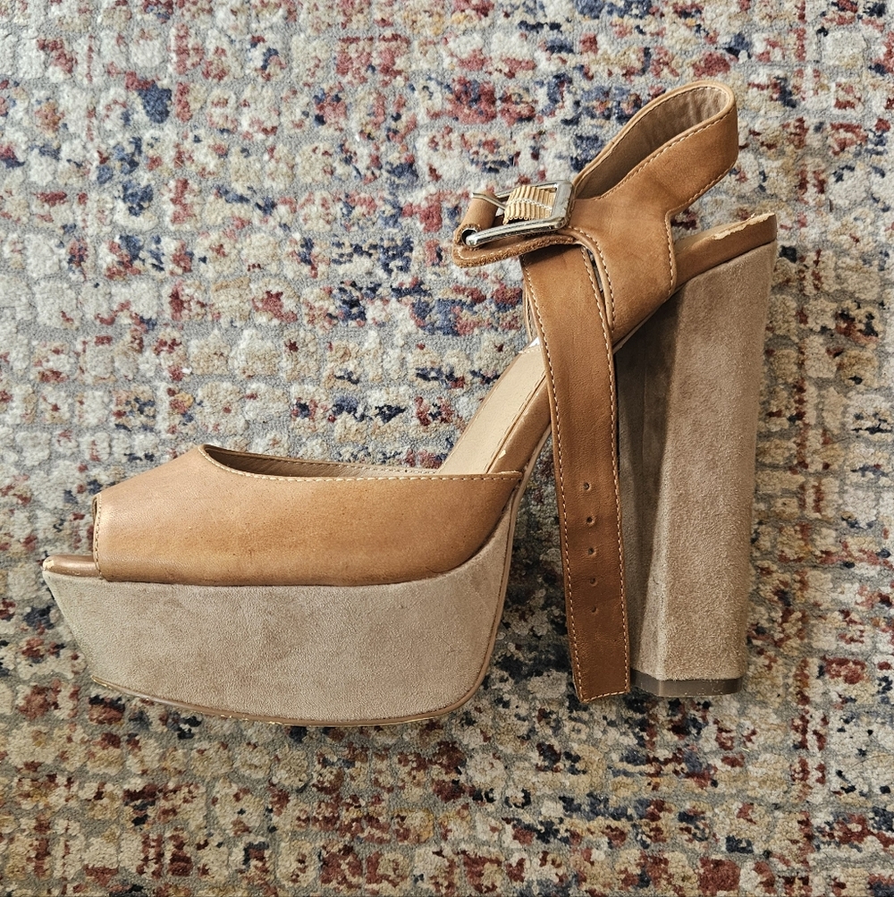 Steve Madden Size 8.5 Platform Heels